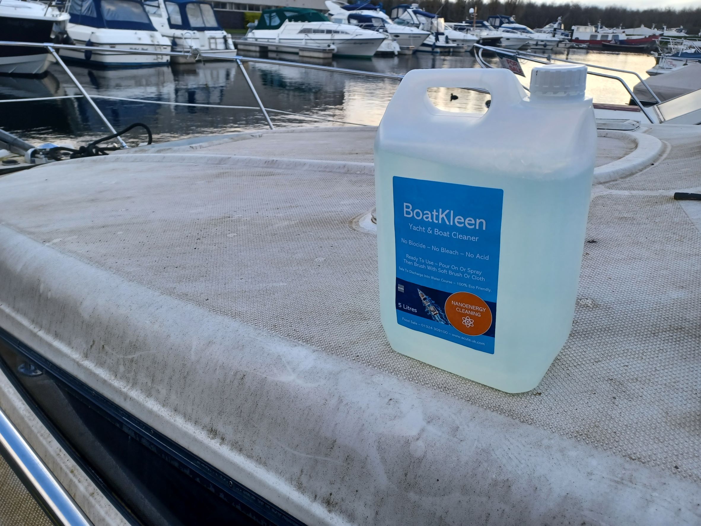 Pontoon Boat Cleaner